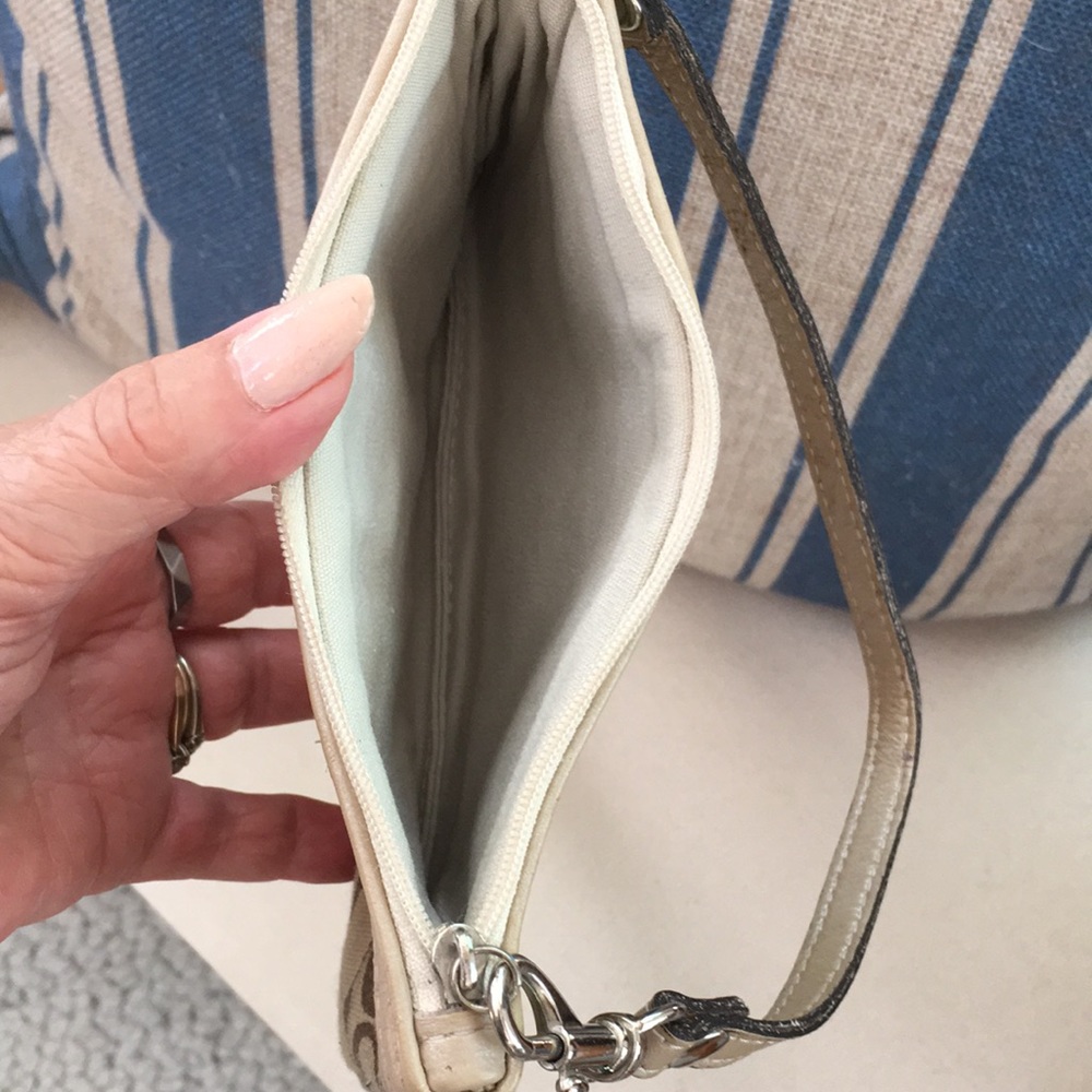 Coach corner zip wristlet, clean insides, zipper works well, fabric and leather. - Picture 3 of 3